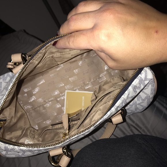 Mk purse - Picture 2 of 4